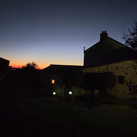 Les De La Forge Des Collines