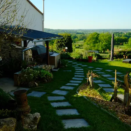 Les De La Forge Des Collines Bed & Breakfast 3*