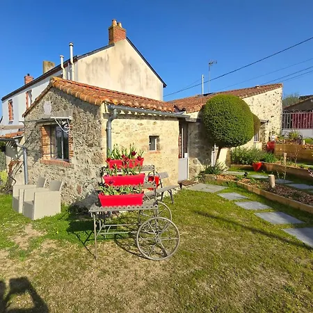 Bed & Breakfast Les De La Forge Des Collines 3*
