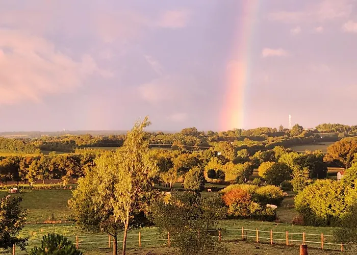 住宿加早餐酒店 莱斯德拉佛支德科林斯旅馆 莱塞比耶