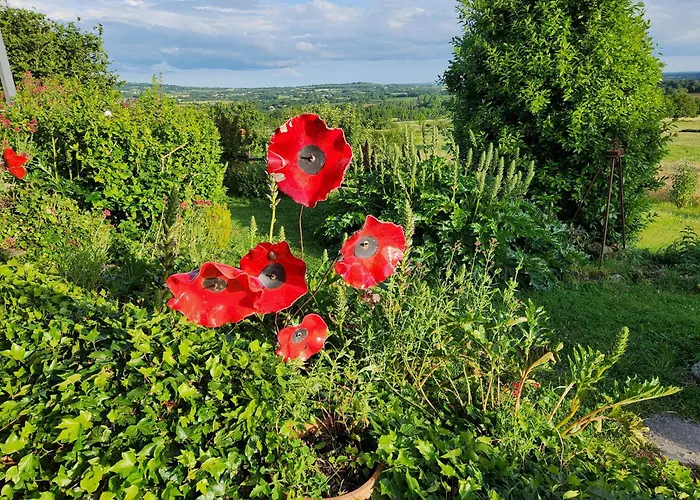 莱斯德拉佛支德科林斯旅馆 3* 莱塞比耶