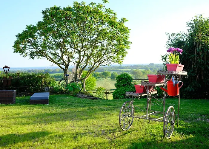 莱斯德拉佛支德科林斯旅馆 住宿加早餐酒店 莱塞比耶