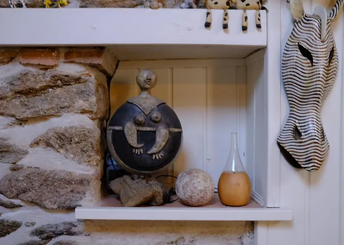 莱斯德拉佛支德科林斯旅馆 住宿加早餐酒店 莱塞比耶