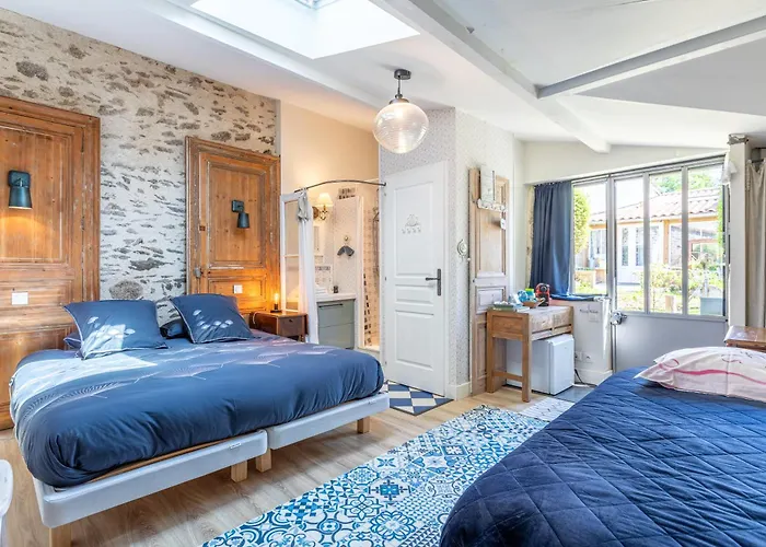 莱斯德拉佛支德科林斯旅馆 莱塞比耶