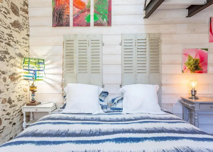 莱斯德拉佛支德科林斯旅馆 住宿加早餐酒店 莱塞比耶